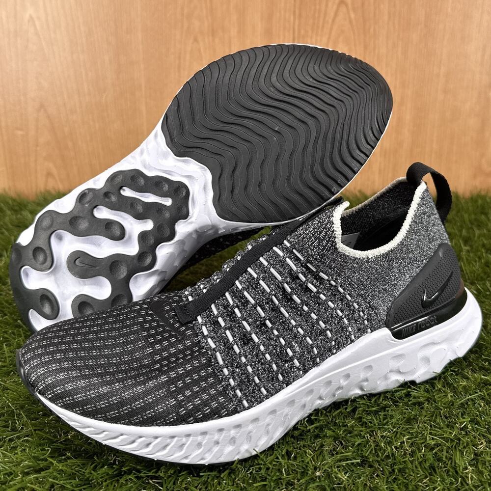Nike React Phantom Run Flyknit 2 Oreo Black White CJ0280-002 Women's Sz 7.5